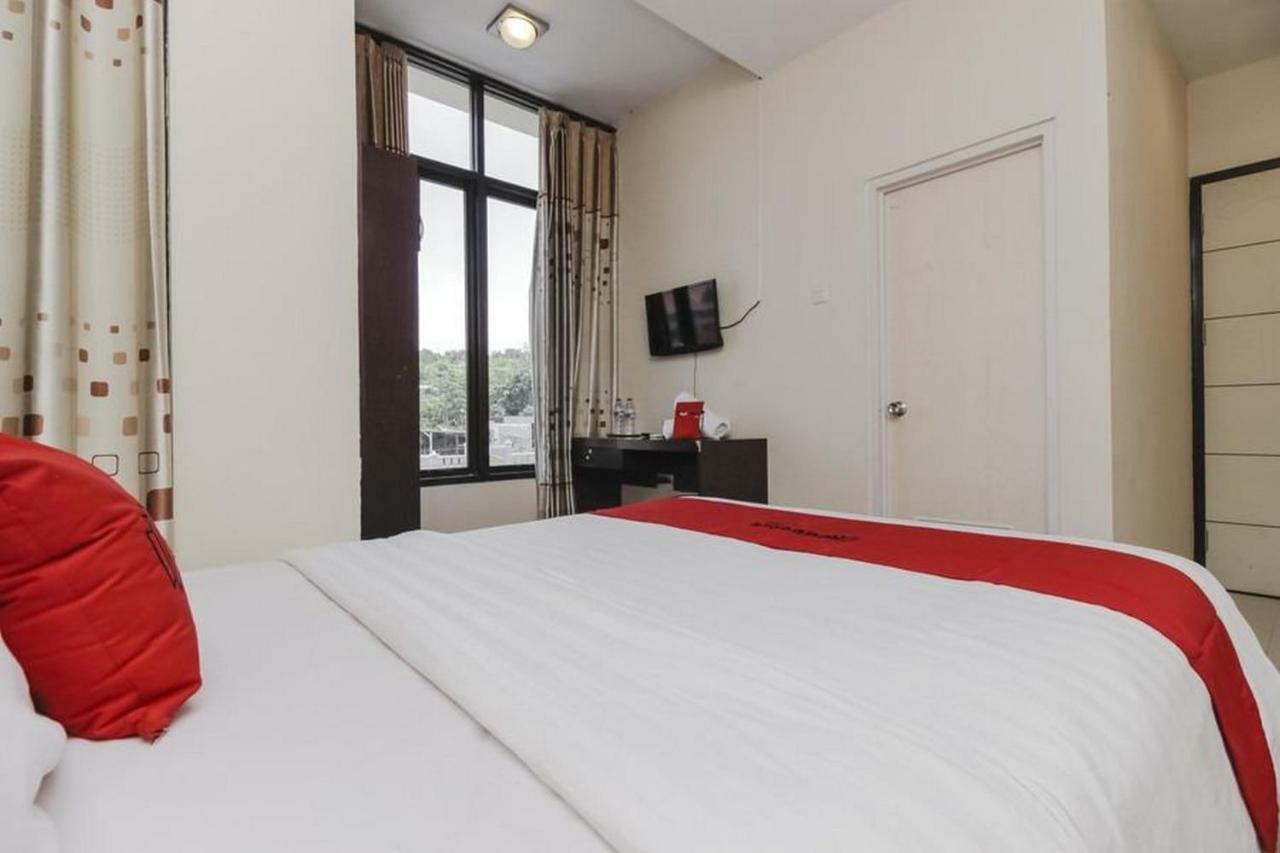 Reddoorz Plus @ Paal 2 Manado Dış mekan fotoğraf