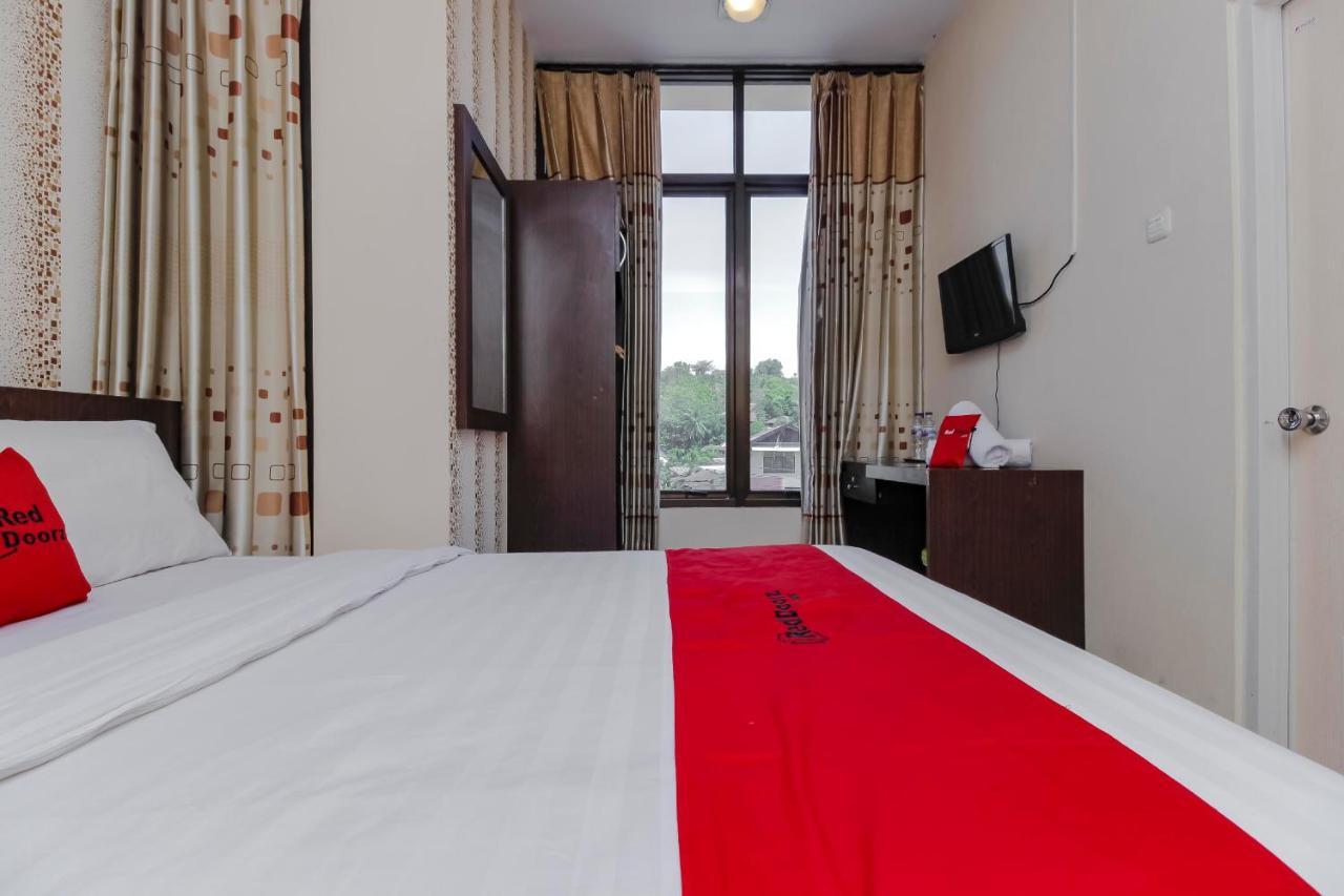 Reddoorz Plus @ Paal 2 Manado Dış mekan fotoğraf